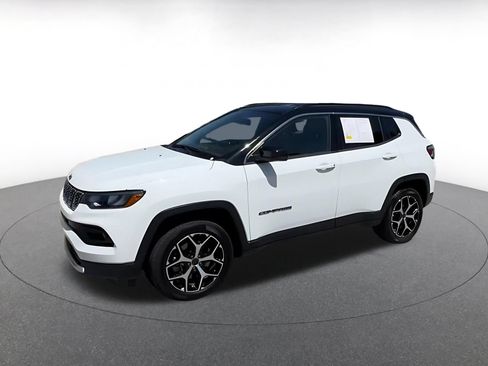 Used 2025 Jeep Compass Limited AWD/4WD image 8