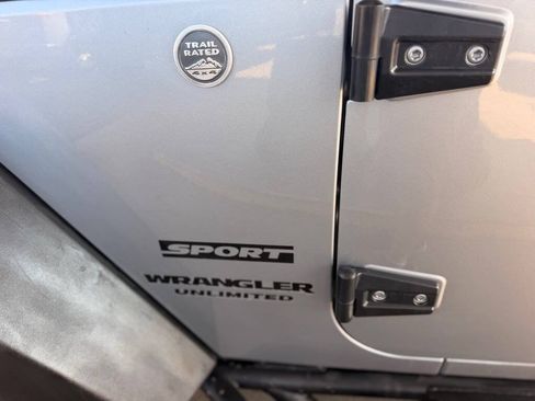 Used 2015 Jeep Wrangler Unlimited Sport w/ Connectivity Group AWD/4WD image 8