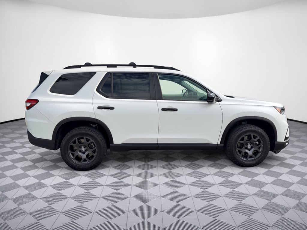 Certified 2024 Honda Pilot TrailSport image 6