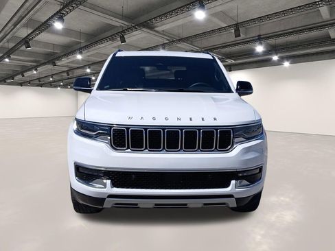 Used 2024 Jeep Wagoneer L Series II w/ Flexible Seating Group image 18