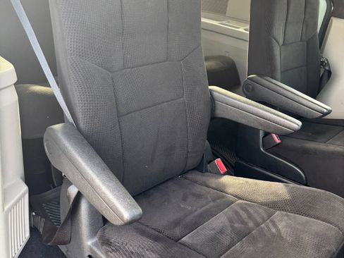 Used 2013 Dodge Grand Caravan SE image 23