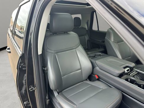 Used 2025 Ford Expedition Active AWD/4WD image 22