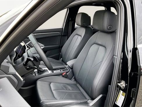 Used 2025 Audi Q3 2.0T Premium w/ Convenience Package image 27