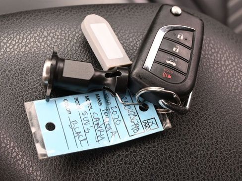 Used 2020 Toyota Camry SE image 25