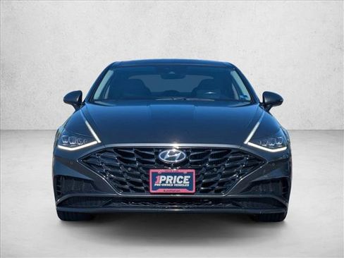 Used 2022 Hyundai Sonata Limited FWD image 2