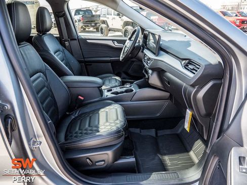 Used 2024 Ford Escape SE w/ PHEV Premium Package image 15