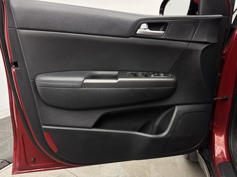 Used 2020 Kia Sportage S image 10