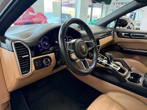 Used 2023 Porsche Cayenne Platinum Edition AWD/4WD image 25