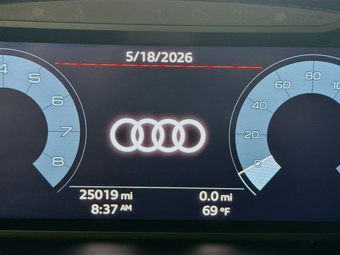 Used 2023 Audi Q3 2.0T Premium w/ Convenience Package AWD/4WD image 16