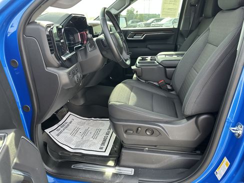 Used 2025 Chevrolet Silverado 1500 RST AWD/4WD image 13