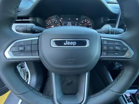 Used 2024 Jeep Compass Limited image 16