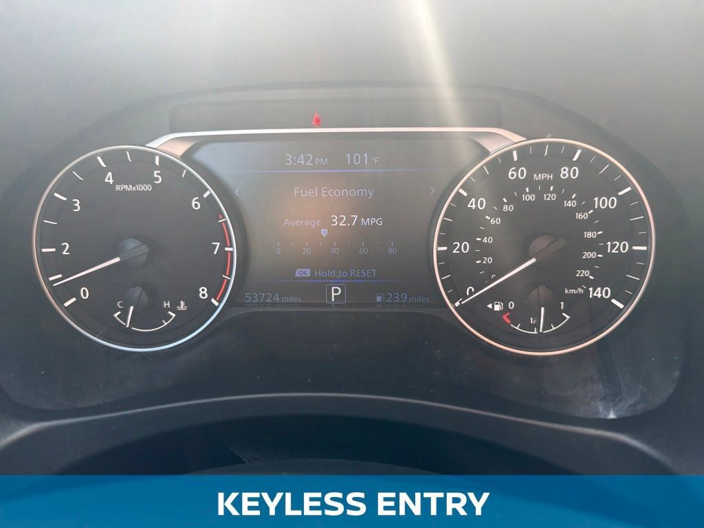 Used 2025 Nissan Altima 2.5 SV FWD image 3