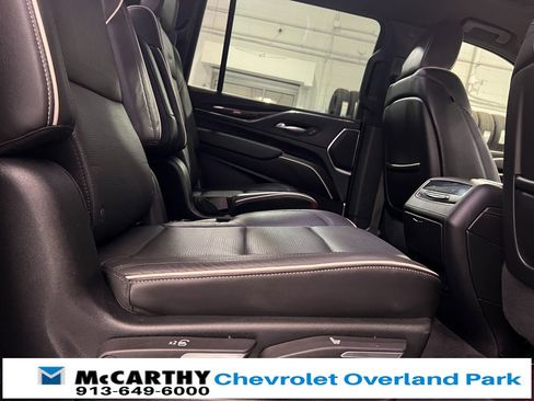 Used 2023 Cadillac Escalade ESV Premium Luxury w/ Performance Package image 36