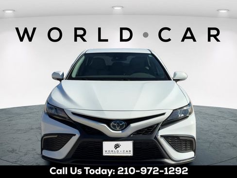 Used 2022 Toyota Camry SE FWD image 8