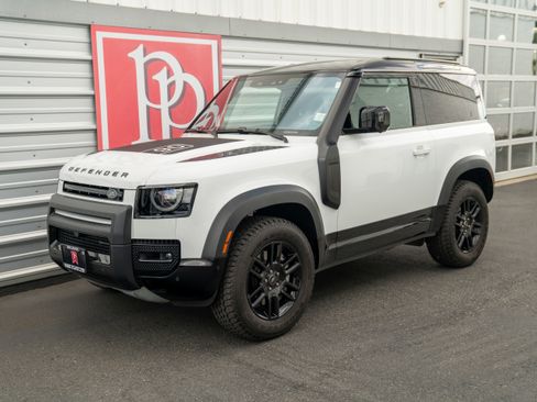 Used 2022 Land Rover Defender 90 X-Dynamic S image 38