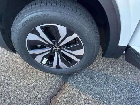 New 2026 Volkswagen Atlas SE image 12