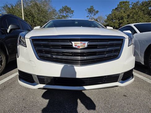 Used 2018 Cadillac XTS image 2