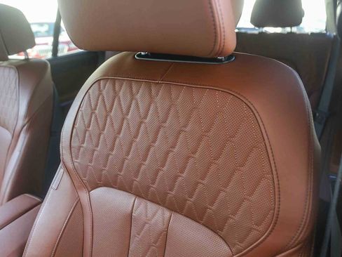 Used 2025 BMW X5 xDrive50e w/ Executive Package image 21