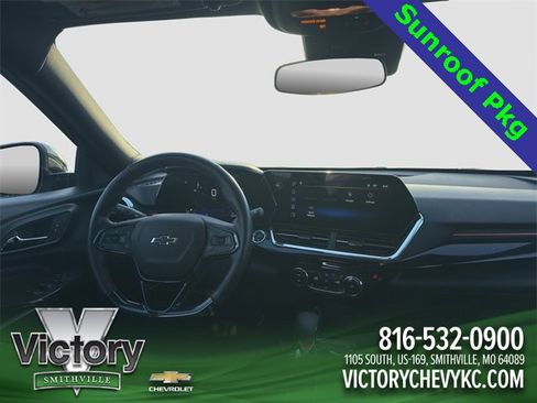 Used 2025 Chevrolet Trax RS w/ Sunroof Package image 14