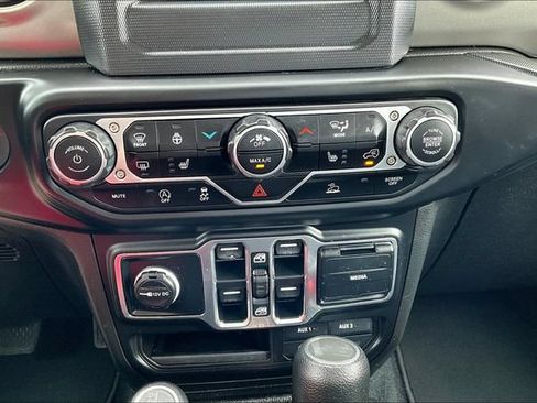 Used 2023 Jeep Wrangler Unlimited Sport AWD/4WD image 17