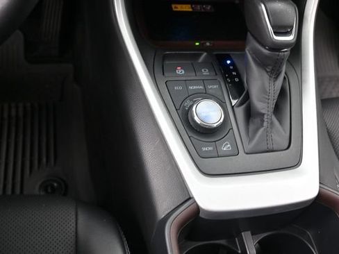 Certified 2025 Toyota RAV4 Limited w/ Advanced Technology Package AWD/4WD image 27
