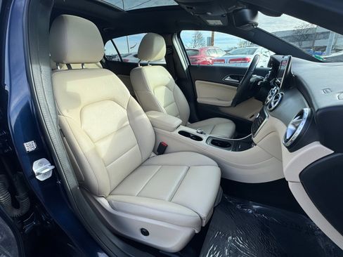 Used 2017 Mercedes-Benz GLA 250 4MATIC image 32