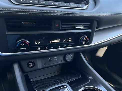 Used 2025 Nissan Rogue SV FWD image 22
