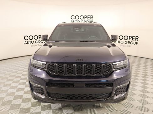 Used 2024 Jeep Grand Cherokee L Limited w/ Black Appearance Package image 10