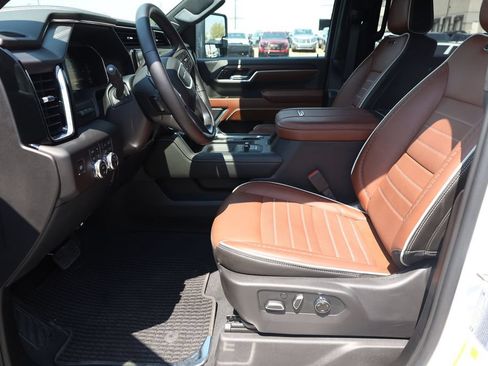 Used 2026 GMC Sierra 3500 Denali Ultimate AWD/4WD image 11