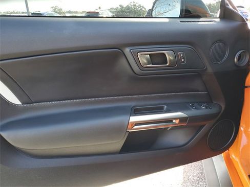 Used 2021 Ford Mustang Shelby GT500 w/ Technology Package image 14