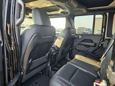 New 2025 Jeep Wrangler Unlimited Rubicon image 12