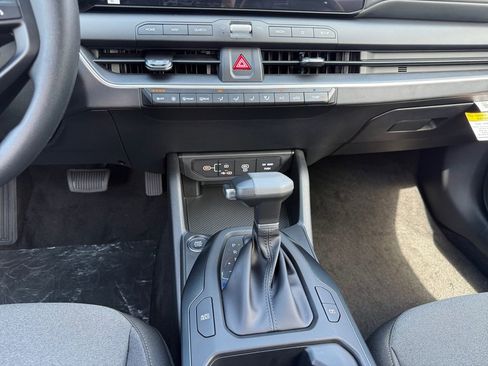New 2025 Kia K4 LXS FWD image 11