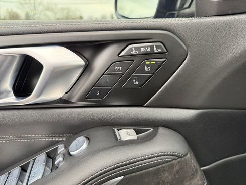 Certified 2024 BMW X7 xDrive40i w/ Executive Package image 29