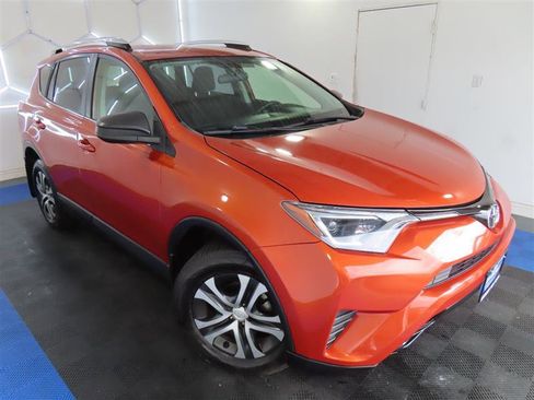 Used 2016 Toyota RAV4 LE image 5