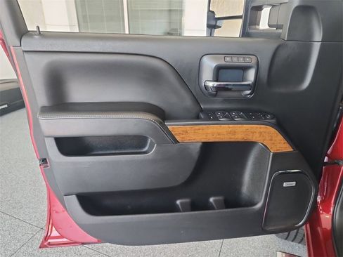 Used 2018 Chevrolet Silverado 2500 High Country w/ Duramax Plus Package image 21