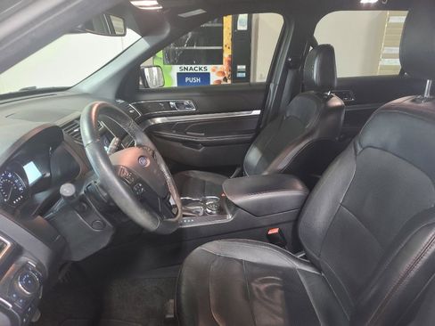 Used 2018 Ford Explorer Sport w/ Equipment Group 401A AWD/4WD image 8