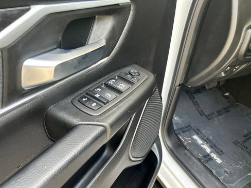 Used 2023 RAM 1500 Big Horn AWD/4WD image 37