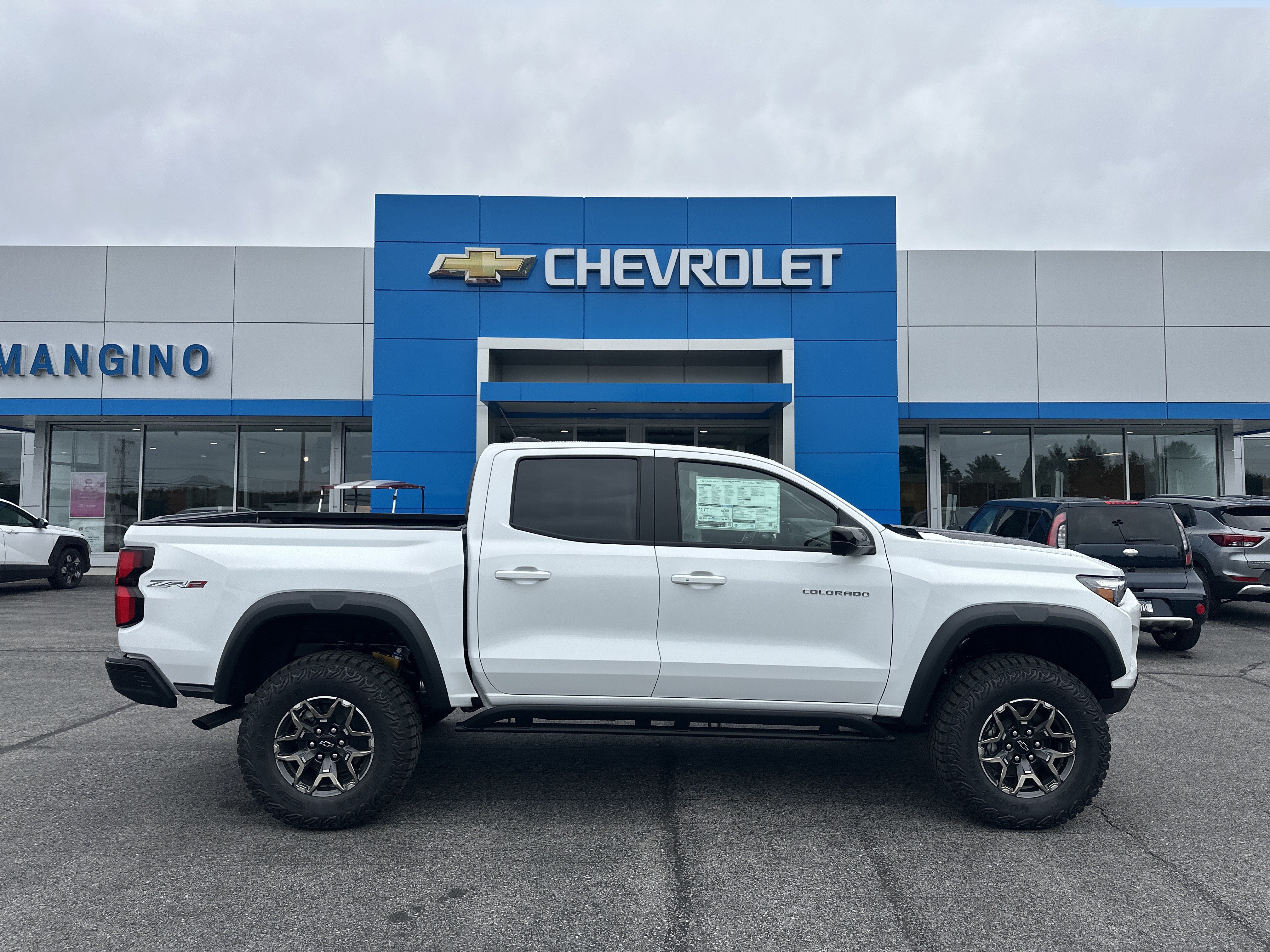 New 2026 Chevrolet Colorado ZR2 w/ Technology Package AWD/4WD image 1