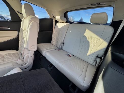 Used 2023 Buick Enclave Avenir w/ Avenir Technology Package image 23