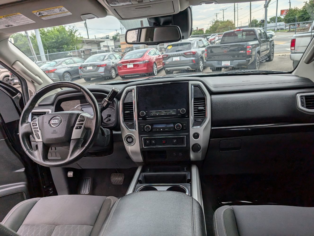 Used 2021 Nissan Titan SV w/ SV Convenience Package RWD image 14