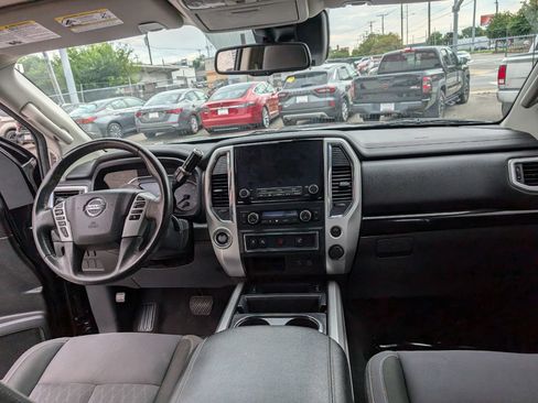 Used 2021 Nissan Titan SV w/ SV Convenience Package RWD image 14