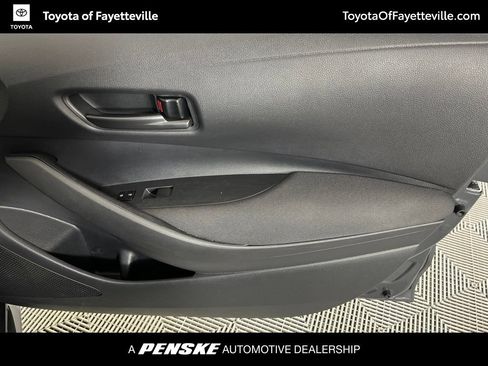Used 2025 Toyota Corolla LE FWD image 9