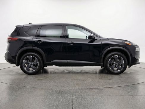 Used 2025 Nissan Rogue SV AWD/4WD image 11
