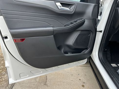 New 2026 Ford Escape SE image 10