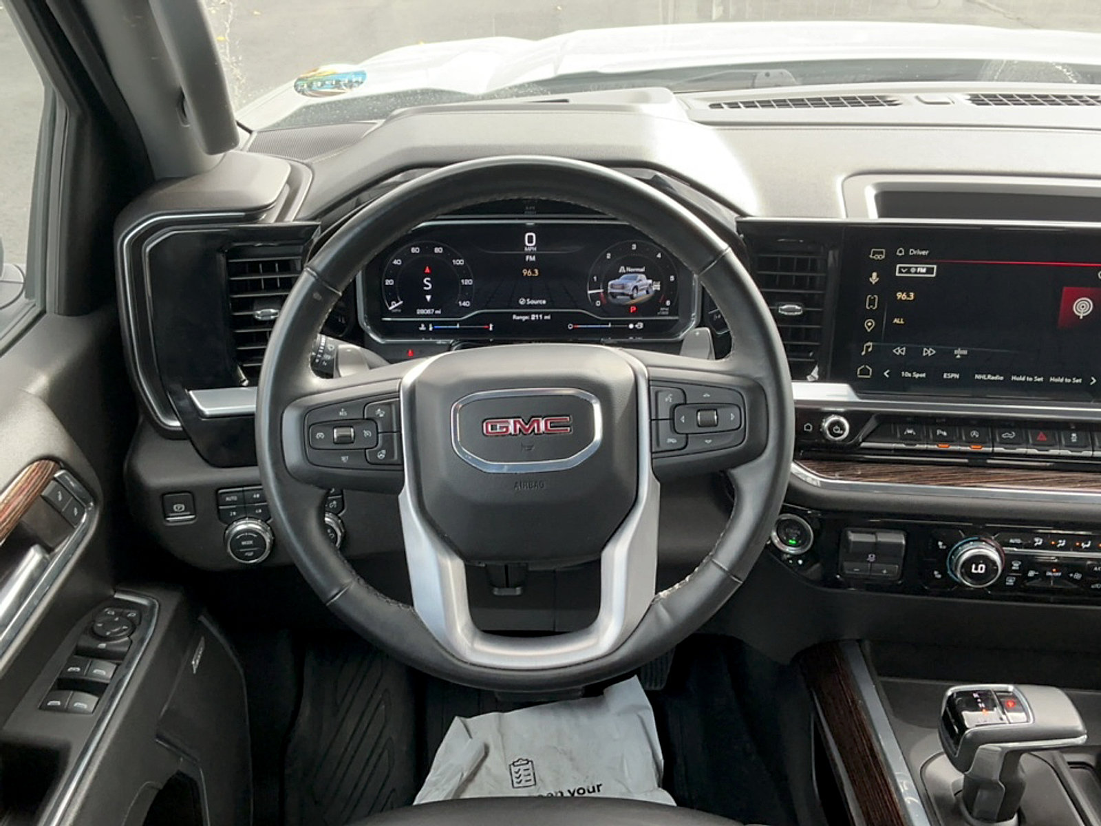Used 2024 GMC Sierra 1500 Elevation w/ Elevation Premium Package AWD/4WD image 11