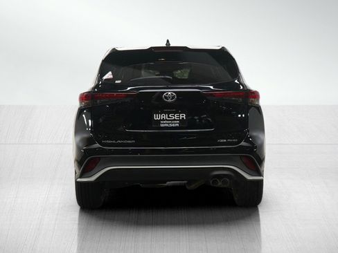 Used 2025 Toyota Highlander XSE AWD/4WD image 4