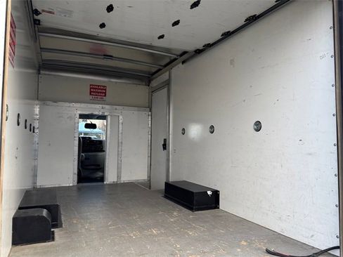 Used 2022 Ford E-350 and Econoline 350 Super Duty w/ Power Windows & Locks Group image 29