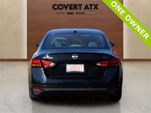 Used 2024 Nissan Altima 2.5 SV image 4