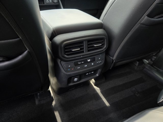 Used 2025 Honda Pilot Elite image 17