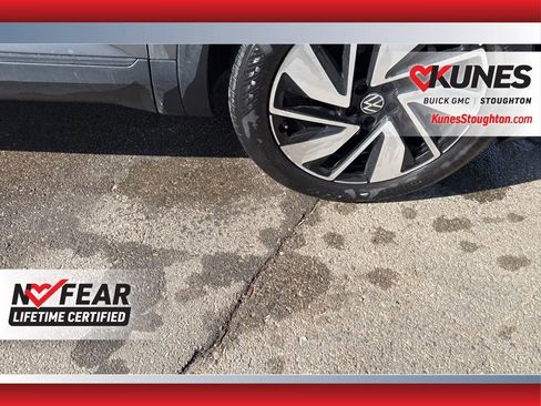 Used 2024 Volkswagen Atlas SE image 15